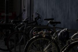 Rouler à vélo urbain : 7 erreurs fatales à éviter en 2026