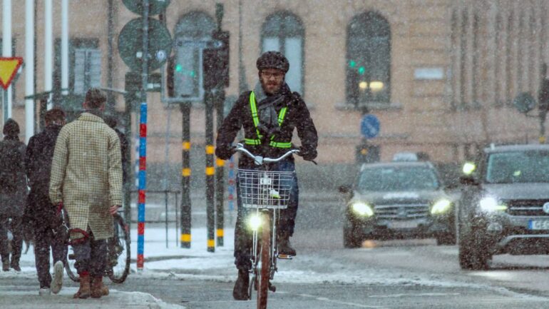 Sécurité vélo urbain 2026 : 7 pratiques essentielles