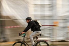 Choisir son casque vélo électrique 2026 : sécurité et confort