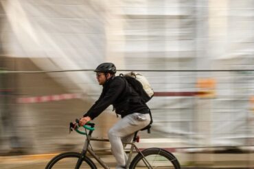 Choisir son casque vélo électrique 2026 : sécurité et confort