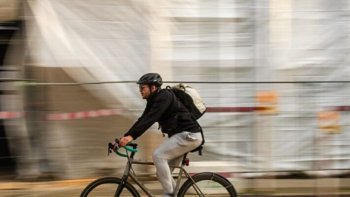 Choisir son casque vélo électrique 2026 : sécurité et confort