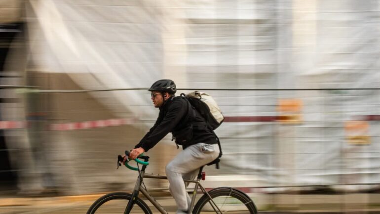 Choisir son casque vélo électrique 2026 : sécurité et confort
