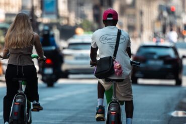 Vélo électrique et santé mentale : l'arme secrète des citadins stressés