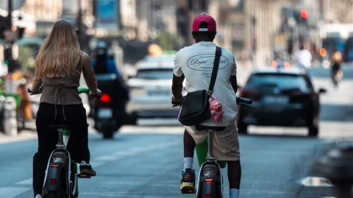 Vélo électrique et santé mentale : l'arme secrète des citadins stressés